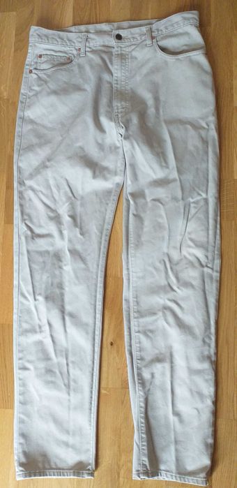 Spodnie Levi's W36 L32.