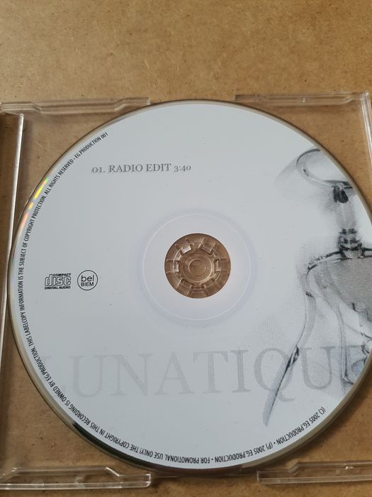 Mathplanete Featuring Edyta Górniak – Lunatique