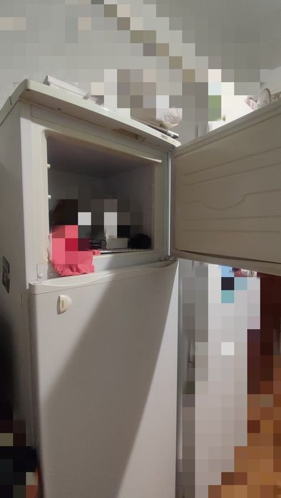 Продам холодильник на запчасти
