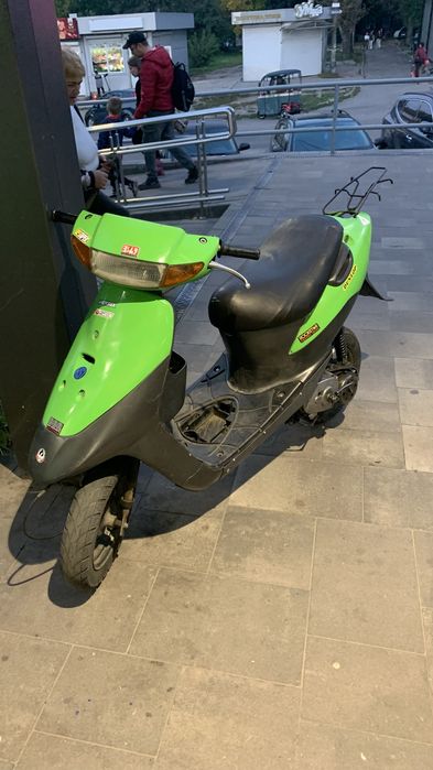 Suzuki lets 2 old