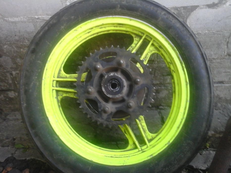 Запчасти Kawasaki GPZ 500 ninja-бак,рама,маятник,заднее колесо,пластик