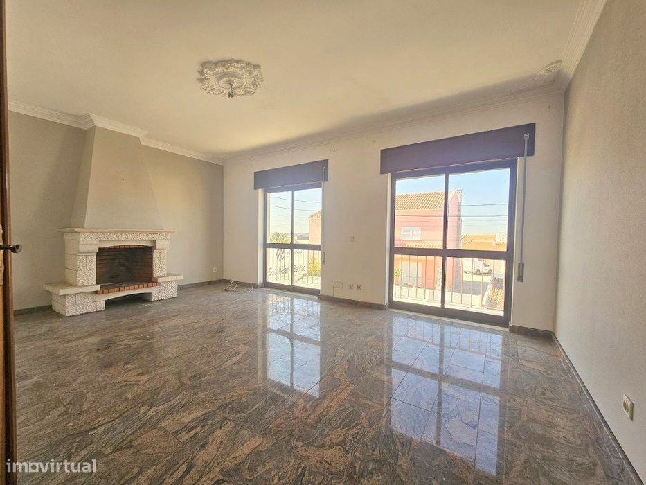 Apartamento T4 Central  Gaio Rosário — Gaio-Rosário E Sarilhos Pequenos, Setúbal