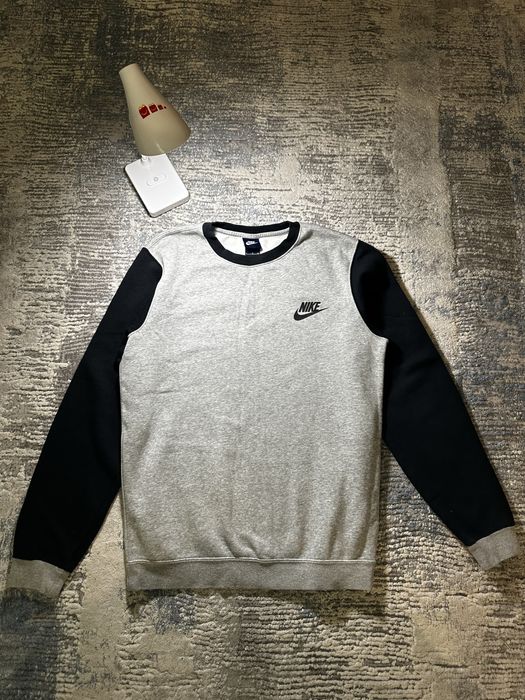 Кофта Nike з надписами на спині