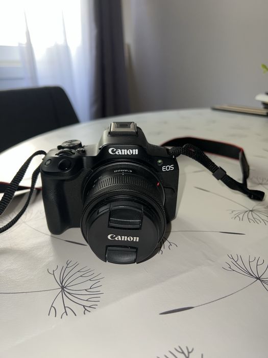 Pack Fotográfica Canon Mirrorless EOS R50 + RF-S 18-45 IS STM + Microfone