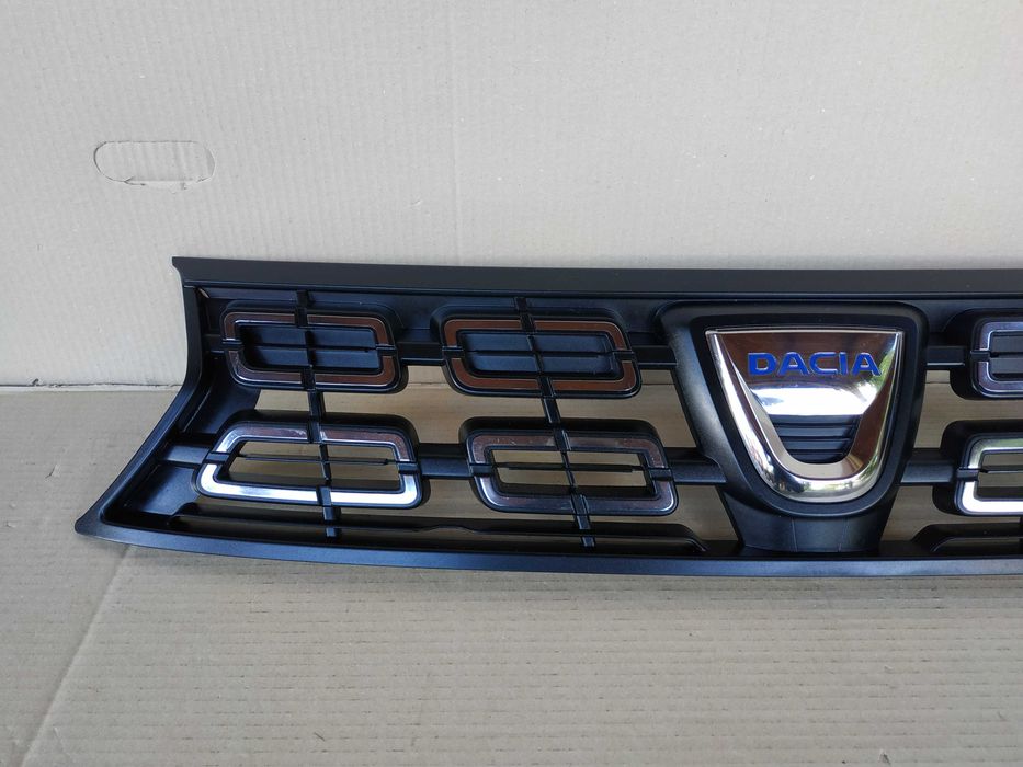 grill atrapa dacia duster