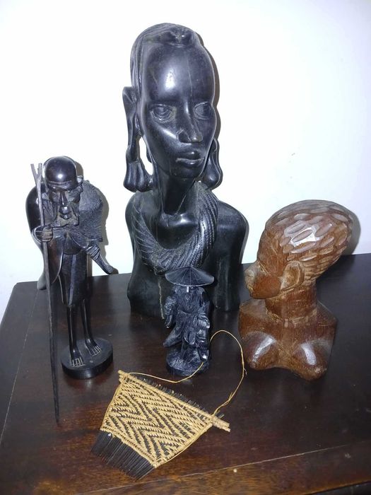 Conjunto de figuras africanas Instituto do Trabalho Angola-Luanda