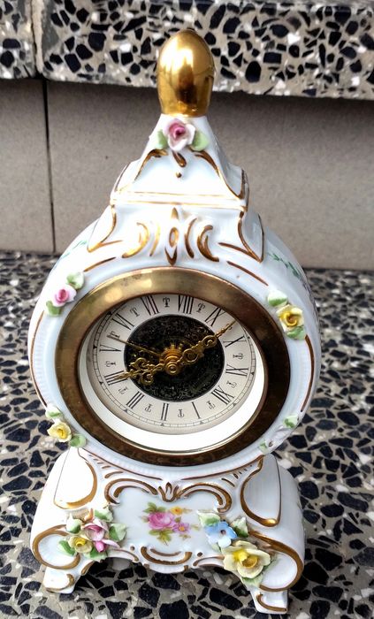Porcelanowy zegar Drezno Mercedes