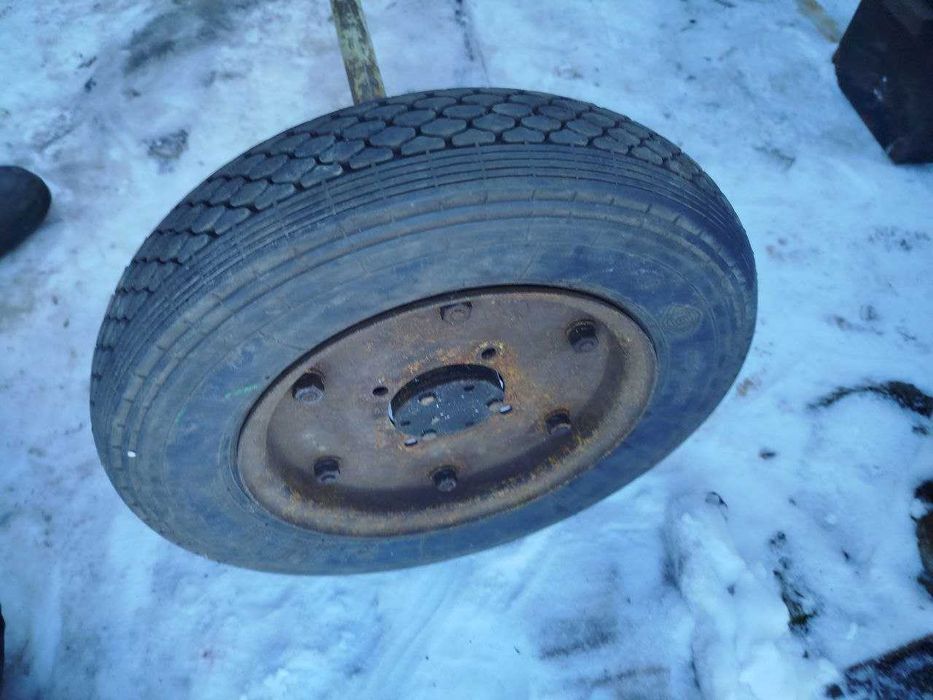 продам ось із колесами