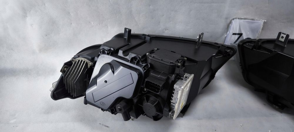 bmw e90 e91 lci lift xenon skretny lewy prawy reflektor 7202589 7202590