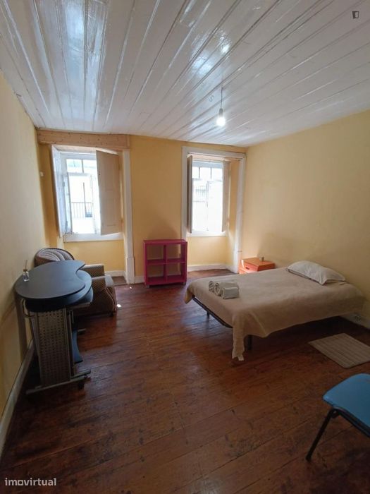 Quarto - localizado em Montarroio Coimbra