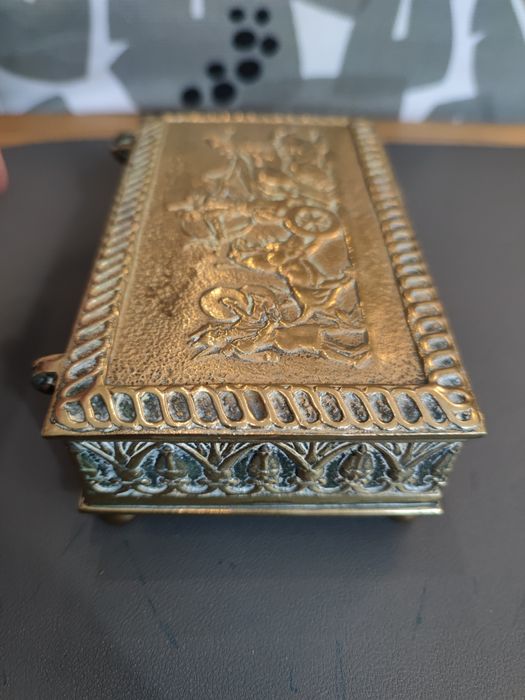 Szkatułka z brązu Francja