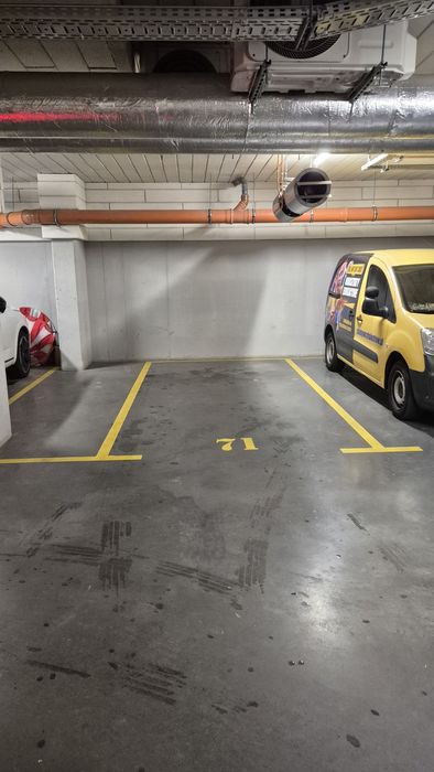 Wynajmę miejsce parkingowe Jana Kazimierza 48