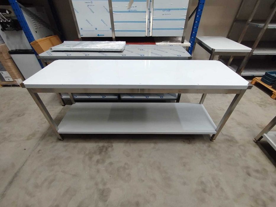 Mesa de Trabalho com Prateleira Inferior - NOVA