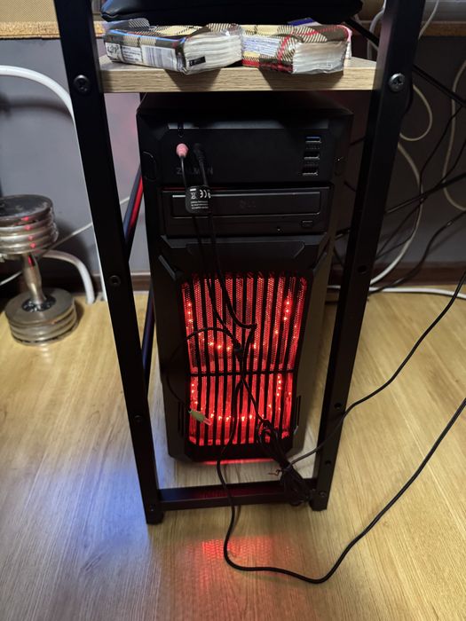 Komputer gamingowy , komputer biurowy - cs2