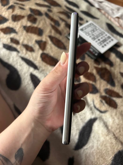 Продам телефон Samsung A52 на запчастини