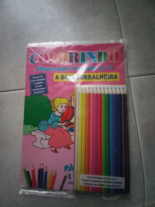 Livros para colorir NOVOS com lápis com várias cores