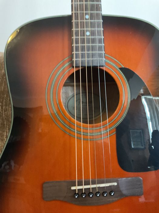 Guitarra fender acústica