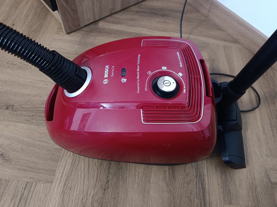 Odkurzacz Bosch BGB38RD2