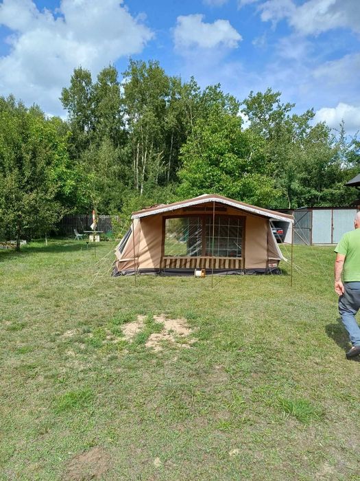 przyczepa turystyczna namiot