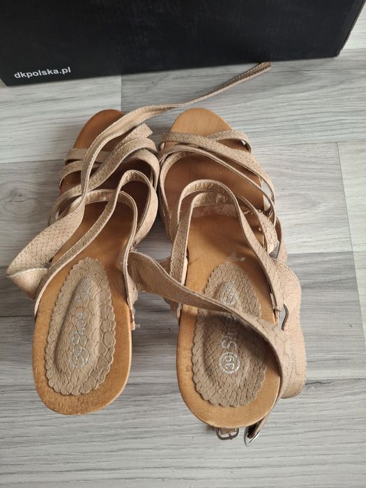 Buty różne wyprzedaż