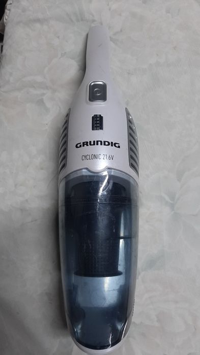 Продам пилосос Grundig  vch 9829