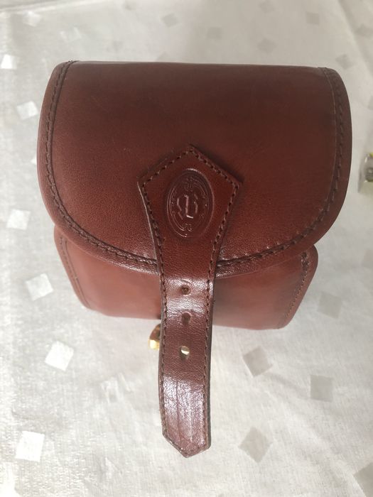 Porta-cintos em pele