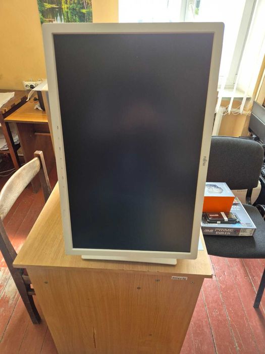 Монітор Fujitsu DY24W-7 (хороший яскравий монітор)