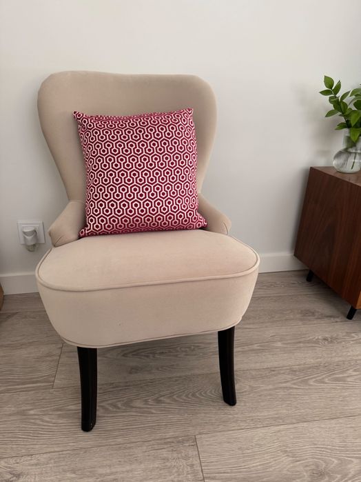 Cadeirão bege ikea