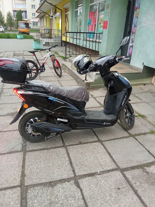 Електро скутер  випущений у 2025 році.  продам 2000кв .72 V