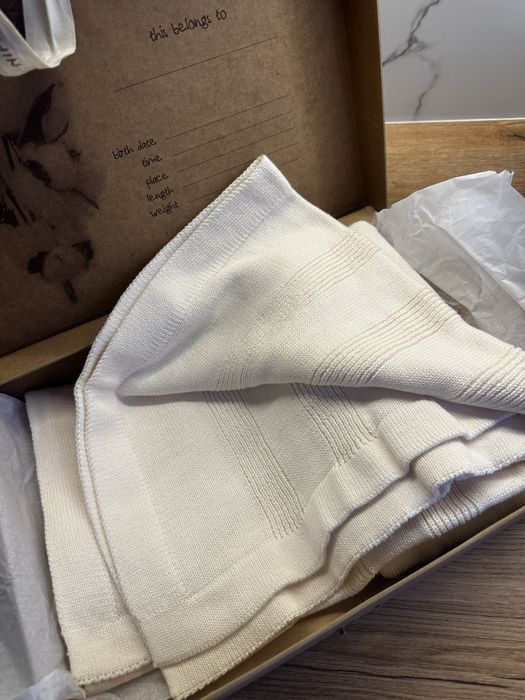 Набір для немовлят (ромпер, шапочка, шкарпетки, плед)