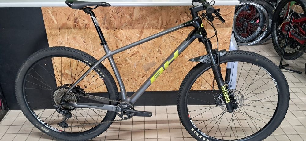 Bh ultimate 29 L carbono 12x1v