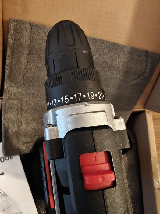 Aparafusadora com 2 baterias