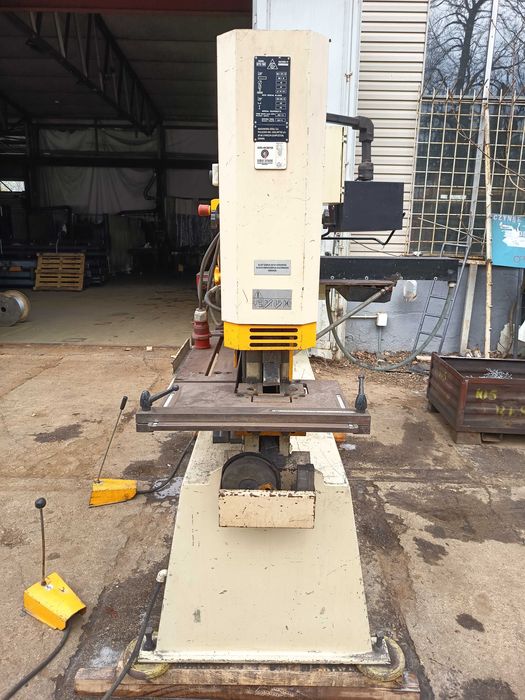 Nożyce - prasa wykrawająca GEKA model Hydrocrop 100/SD sterowana CNC