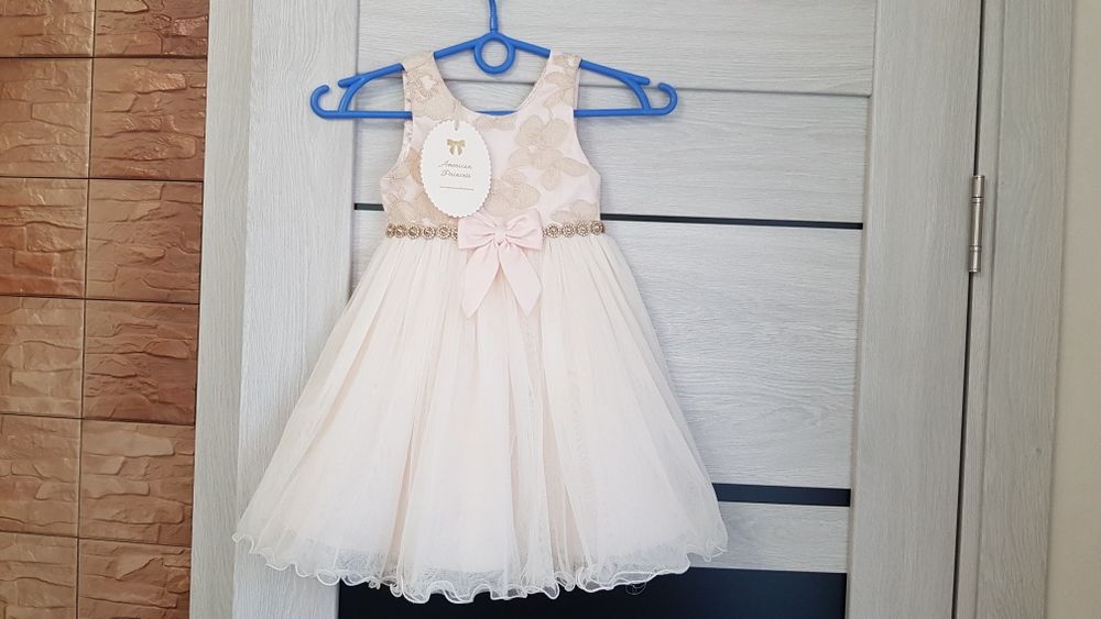 Новое нарядное праздничное платье плаття нова сукня святкова пишна