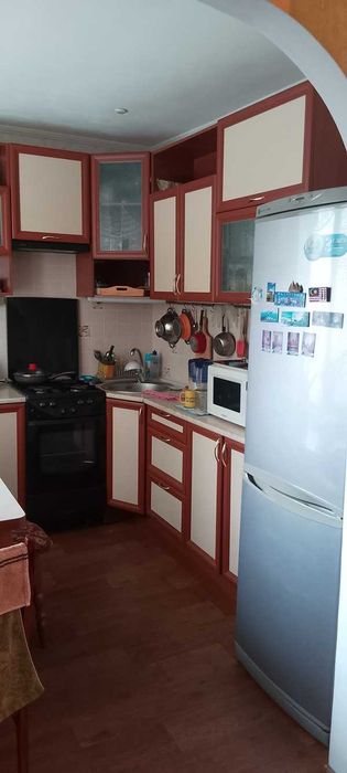 Продається 2-кімнатна кв, центр Шевченківського району (213-373-556)