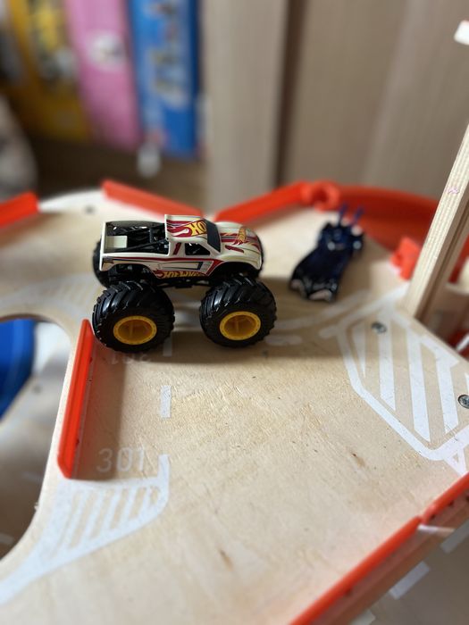 Garaż parking poziomowy lidl playtive drewniany dla autek z windą