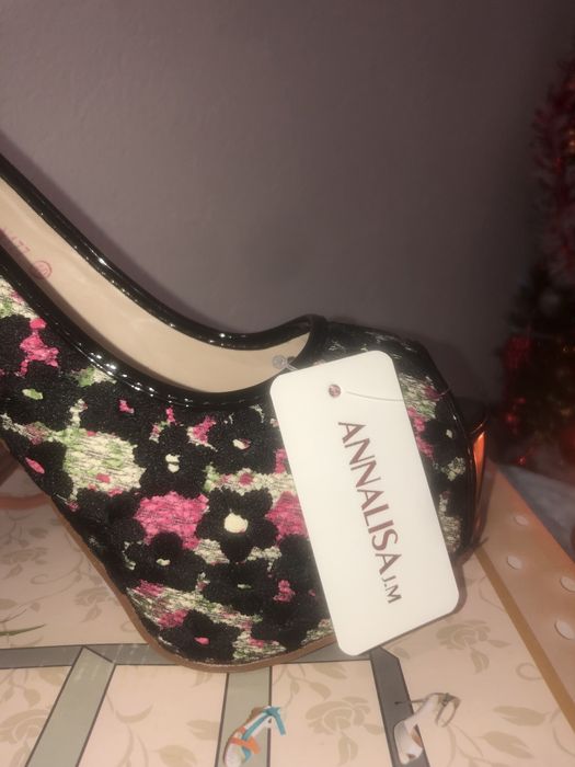 Sapatos de salto alto