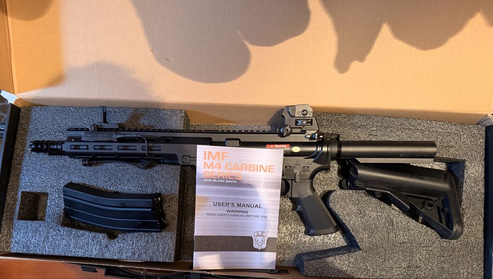 Replica de airsoft GBB GOLDEN EAGLE