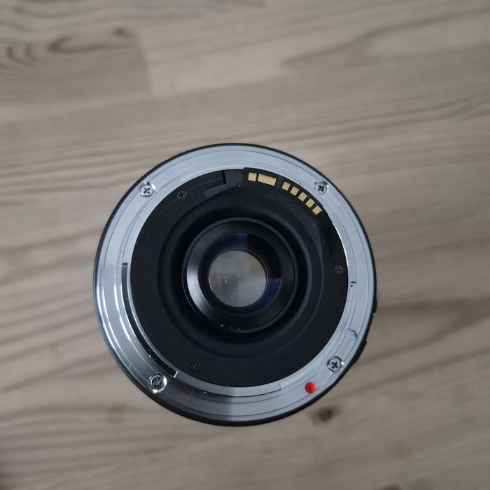 Sigma 28-200mm f/3.5-5.6 Hyperzoom Macro Aspherical IF ( Canon)