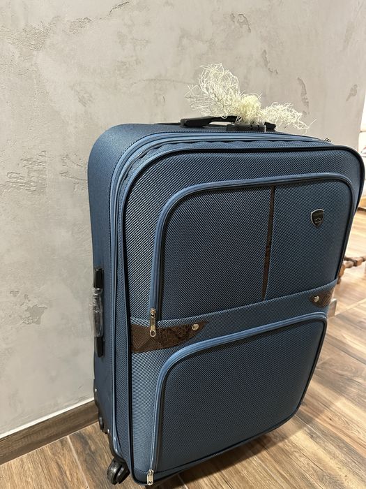 Duża, miękka walizka, kółka obrotowe 360 stopnii