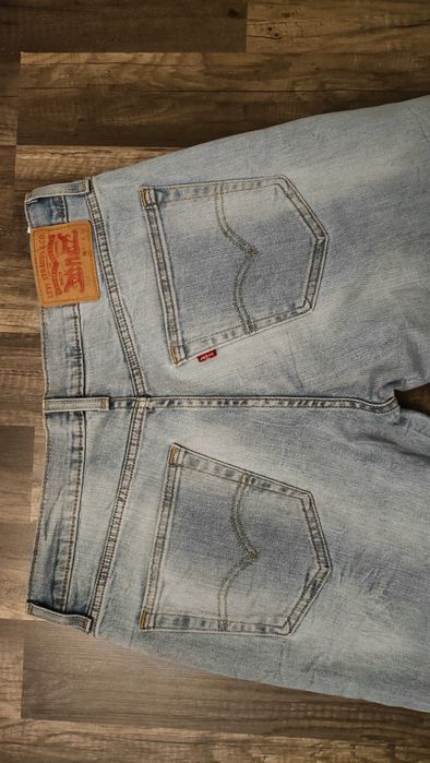 świetne spodnie LEVI'S  514  33/32  w super stanie