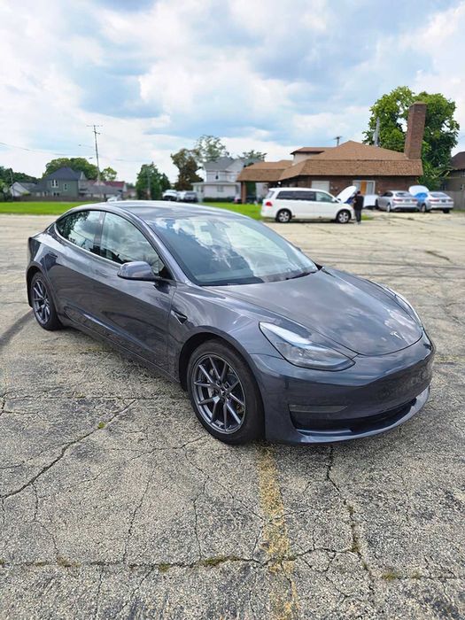 Tesla Model 3 Long Range      2022
