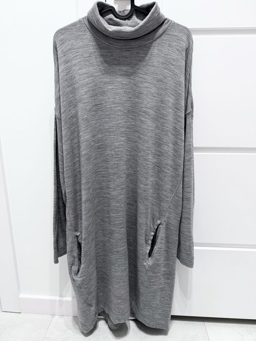 Sukienka szara z golfem 50% wełna merino wool 45% wiskoza bambusowa
