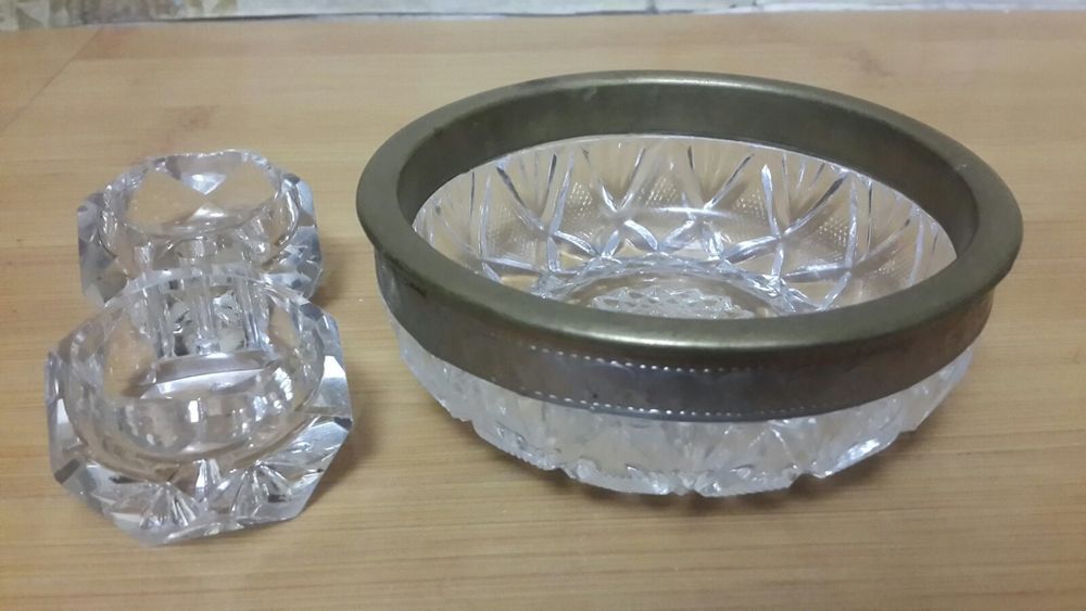 Посуд з кольорового скла