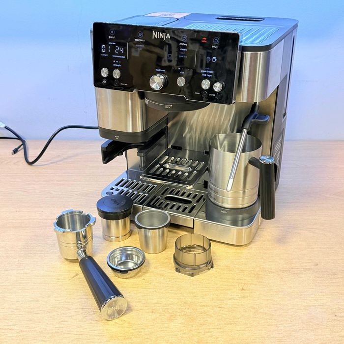 Ekspres do kawy Ninja Luxe Essential (ES501EU) srebrny