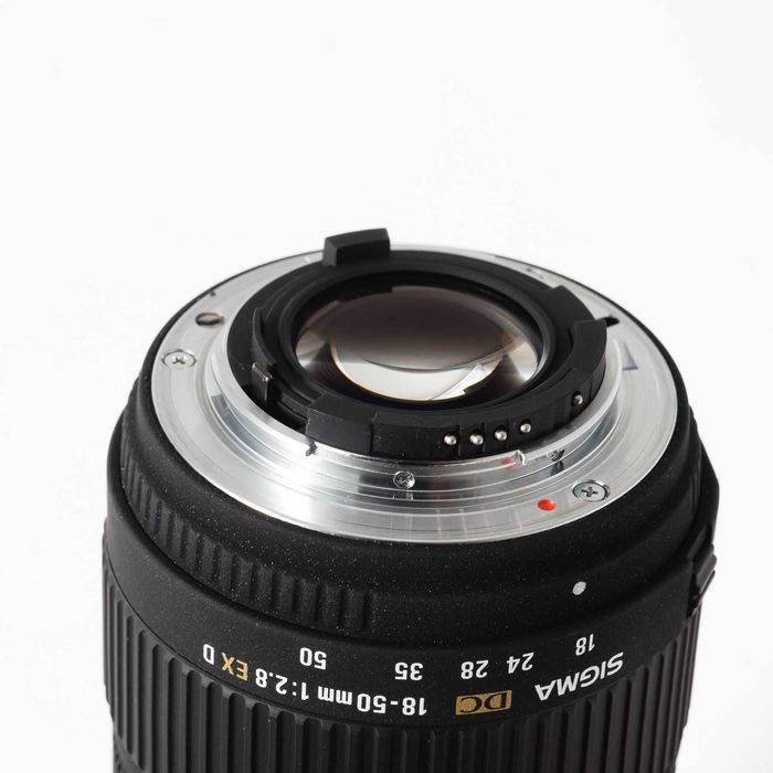 Об’єктив Sigma AF 18–50mm f/2.8 EX DC для Nikon