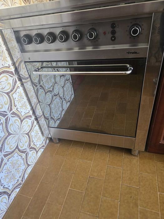 Fogão a Gás com forno elétrico usado