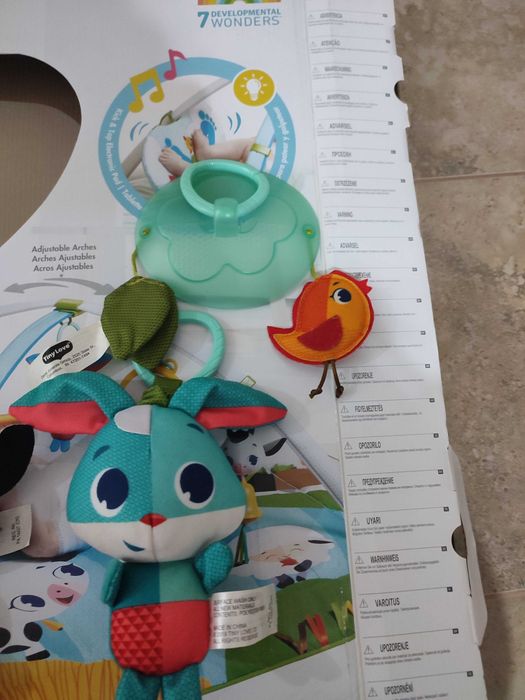 Tapete / Ginásio de Atividades Bebé Tiny Love Gymini Kick & Play (Com Caixa)