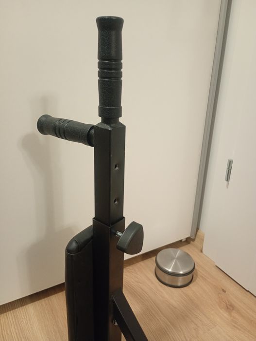 Krzesło do robienia brzuszków i dipów