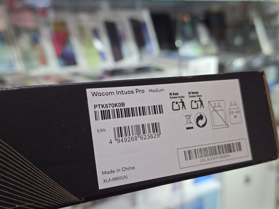Графічний планшет Wacom Intuos Pro Medium (PTK670K0B) – 2025